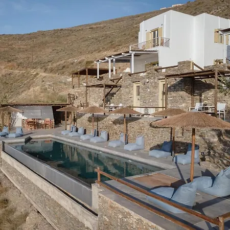 빌라 Exquisite Kythnos | Elia | 4 Bedrooms | Located On Top Of Kastella Beach | Shared Infinity Pool | Panoramic Vistas Of Aegan Sea | Stimata