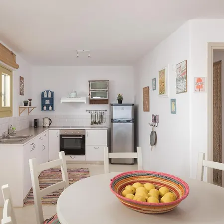 빌라 Exquisite Kythnos | Elia | 4 Bedrooms | Located On Top Of Kastella Beach | Shared Infinity Pool | Panoramic Vistas Of Aegan Sea | Stimata