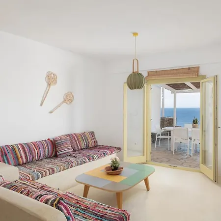 빌라 Exquisite Kythnos | Elia | 4 Bedrooms | Located On Top Of Kastella Beach | Shared Infinity Pool | Panoramic Vistas Of Aegan Sea | Stimata *