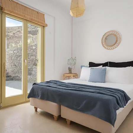 Exquisite Kythnos | Elia | 4 Bedrooms | Located On Top Of Kastella Beach | Shared Infinity Pool | Panoramic Vistas Of Aegan Sea | Stimata 빌라