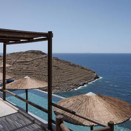 Exquisite Kythnos | Elia | 4 Bedrooms | Located On Top Of Kastella Beach | Shared Infinity Pool | Panoramic Vistas Of Aegan Sea | Stimata 빌라